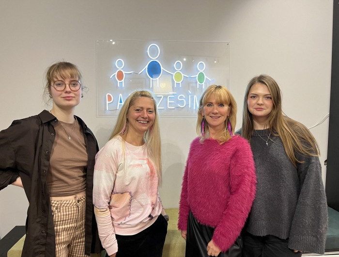 Vērtību mantojums: Kā ģimenes Ziemassvētku vēlme pārauga misijā, kas maina dzīves
