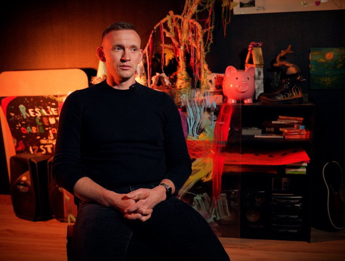 «Viņi bieži nenojauš par savu stipro pusi.» Kārļa Mednieka pieredze darbā ar problēmjauniešiem
