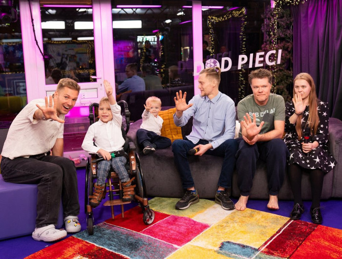 Kliesmetu ģimenes mērķis – lai viņu sešgadīgais puisēns varētu pārvietoties pats
